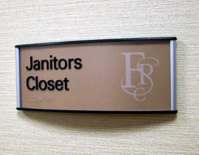 Chnageable braille sign